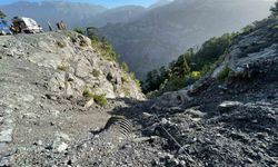 Alanya’da otomobil uçuruma yuvarlandı : 1 ölü