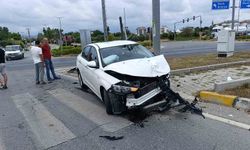 Antalya’da çarpışan araçlar hurdaya döndü: 1 yaralı