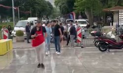 Bursa’da reklam panosu uçtu: Bir kişi yaralandı