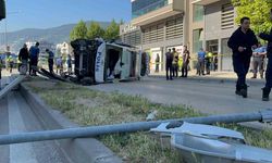 Bursa’da kadına şiddet ihbarından dönen polis aracı takla attı: 2’si polis 4 yaralı