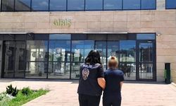 Dolandırıcılık suçundan aranan şahsı polis yakaladı