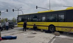 Bursa'da dönüş yapan otobüsün altına giren motosikletli genç hayatını kaybetti