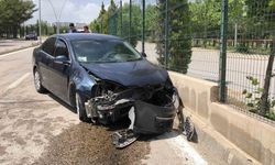 Elazığ’da otomobil duvara çarptı: 1 yaralı