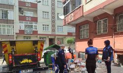 Esenler’de 4. kez temizlenen daireden 7 kamyon çöp çıktı