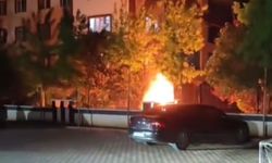 Gaziantep’te park halindeki otomobil alev topuna döndü