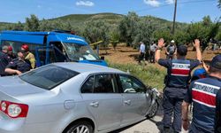 Bursa'da otomobil jandarma ekibiyle çarpıştı: 1 ölü 2 yaralı