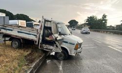 Manisa’da kamyonet refüje çarptı: Yolcu öldü, sürücü yaralandı