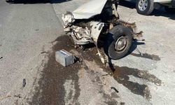 Muğla’daki kazada otomobil ikiye ayrıldı
