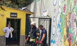 Otomobil okul bahçesine uçtu, öğrencilerin derste olması faciayı önledi: 1 yaralı