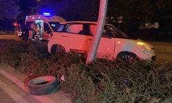 Otomobille refüje dalan sürücü kaza sonrası aracı ve yaralıları bırakıp kaçtı