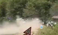 Ralli yarışında korku dolu anlar: Yarış aracı seyircilerin bulunduğıu bölgeye savruldu