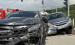 Sakarya’da otomobiller çarpıştı: 4 yaralı