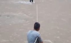 Su seviyesi yükselince kanyonda mahsur kalan 35 vatandaş kurtarıldı