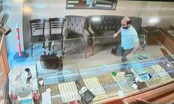 Sultanbeyli’de kuyumcuda silahlı soygun girişimi: Sandalye fırlatarak soyguncuyu kaçırdılar