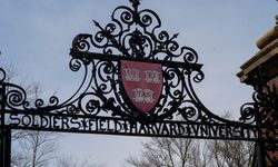 Trump yönetimi Harvard Üniversitesi'nin yabancı öğrenci kabulünü yasakladı