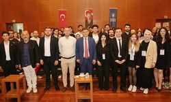 Doç. Dr. Ergül Halisçelik'ten gençlerle "sürdürülebilirlik" üzerine sohbet