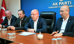 Karacabey’de üç belediye meclis üyesi AK Parti rozeti taktı