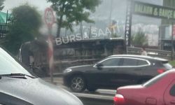 Bursa İzmir Yolu’nda servis aracı devrildi!