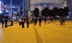 Taksim Meydanı'nda 'duran insan' eylemine polis müdahalesi: 18 gözaltı