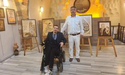 Tekerlekli sandalyesiyle sanatın ve yazılımın gücünü gösterdi