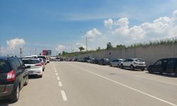 Bursa Şehir Hastanesi otopark sorunu dışarı taştı! Yollar araçlarla doldu