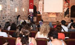 Osmangazi Belediyesi öğrencilere afet bilinci ve gönüllü olmanın önemini aşılıyor