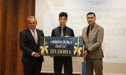 Liseli şairler ödüllerine kavuştu
