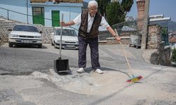 Bursa'da 452 yıllık izi, her gün göreviymiş gibi temizliyor