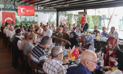 Bursa Valisi Ayyıldız, şehit babaları ve gazi babalarla bir araya geldi