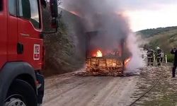 Aniden alev alan belediye otobüsü küle döndü