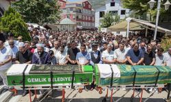 Bursa'da gölde boğulan iki küçük kuzen yan yana uğurlandı