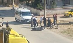 Bursa'da servis minibüsüyle çarpışan motosikletli yaralandı