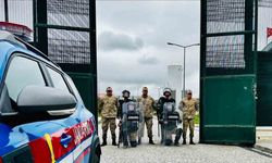 Jandarma ekiplerince 53 düzensiz göçmen yakalandı