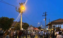 Kamyonet ile motosiklet çarpıştı: 1 ölü, 2 yaralı