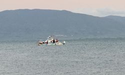 Bursa'da İznik Gölü'nün ortasında mahsur kalan turist kurtarıldı