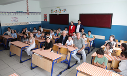Başkan Bozbey, öğrencilerin karne sevincine ortak oldu