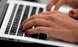 Laptop mikrofonlarında büyük tehlike: Kapalıyken bile dinlenebiliyor
