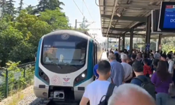 Marmaray Ataköy istasyonunda bir kişi intihar etti