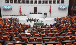 Tatil ertelendi, Meclis'in çalışma süresi uzatıldı