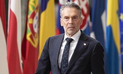 Hollanda Başbakanı istifa etti