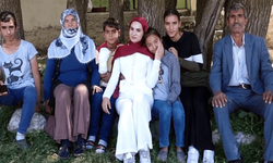 Kızına YKS çıkışı yaptığı duygusal karşılama sosyal medyayı salladı! "Dünyalar benim oldu"