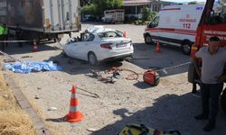 Manisa'da otomobil tıra çarptı: Baba ve 3 çocuğu can verdi