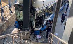 Ankara'da EGO otobüsü kaza yaptı