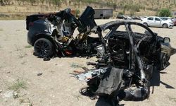 Tesla kazası: Araç ikiye bölündü, 2 hemşire hayatını kaybetti