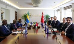 Bakan Bayraktar, Gabonlu bakanlarla bir arada