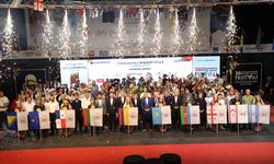 İnegöl’ün Kültür Ve Kardeşlik Festivalinde Altın Mobilyanın sahibi KKTC