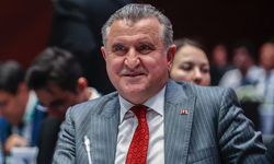Bakan Bak'tan millilere tebrik mesajı