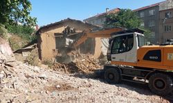 Bursa'da metruk binalar yıkıldı!