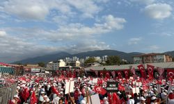 Bursa’da İYİ Parti’nin mitingi öncesi mikrofon vatandaşta!
