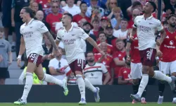 Arsenal, Manchester United'ı tek golle geçti